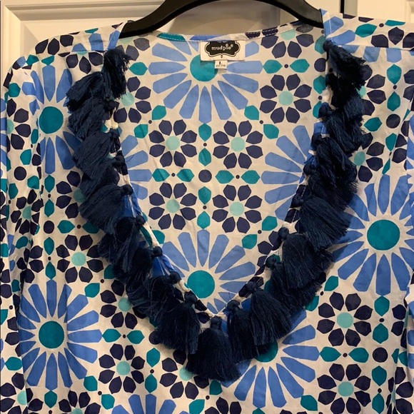 Exotic blouse with assorted blue flowery patterns - Picture 2 of 4